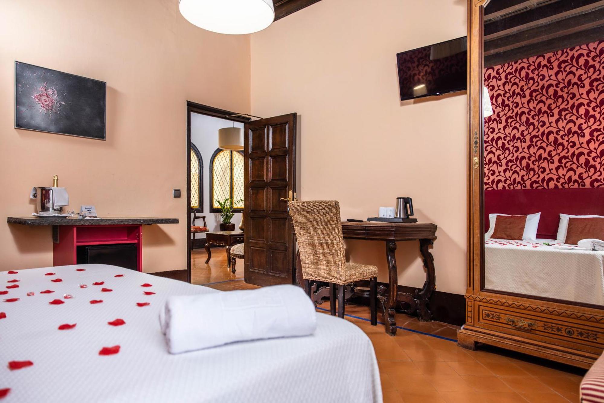 Rvhotels Palau Lo Mirador Torroella De Montgri Luaran gambar