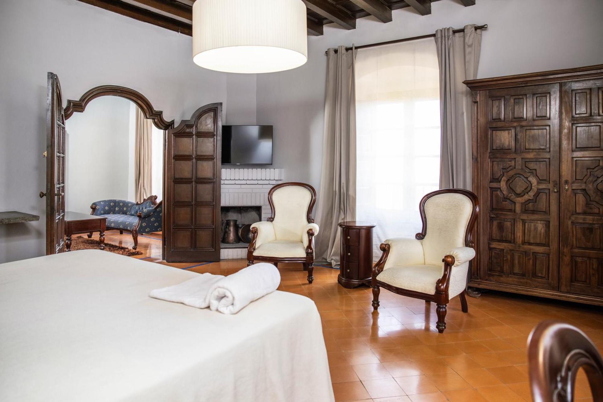Rvhotels Palau Lo Mirador Torroella De Montgri Luaran gambar
