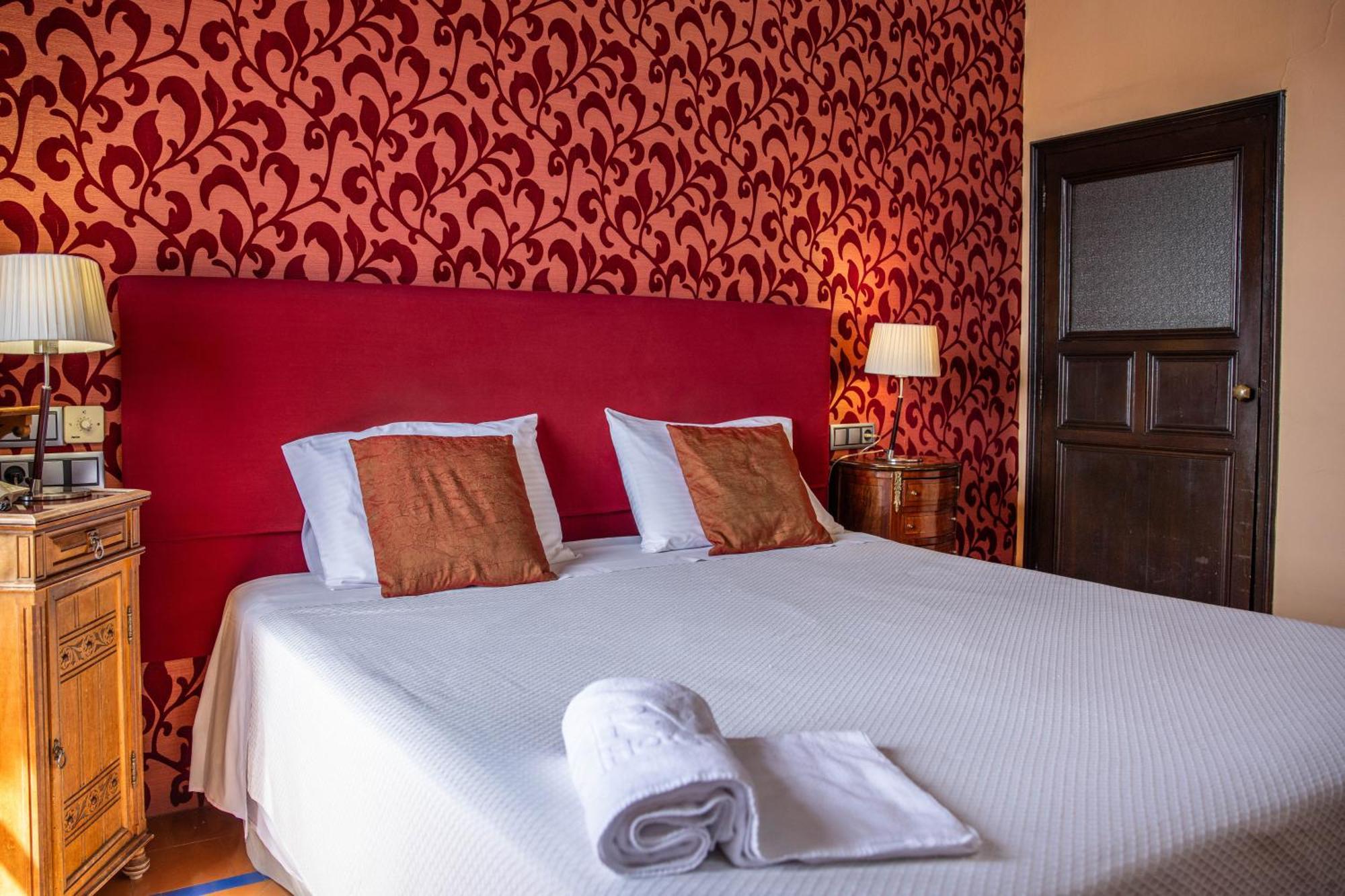 Rvhotels Palau Lo Mirador Torroella De Montgri Luaran gambar