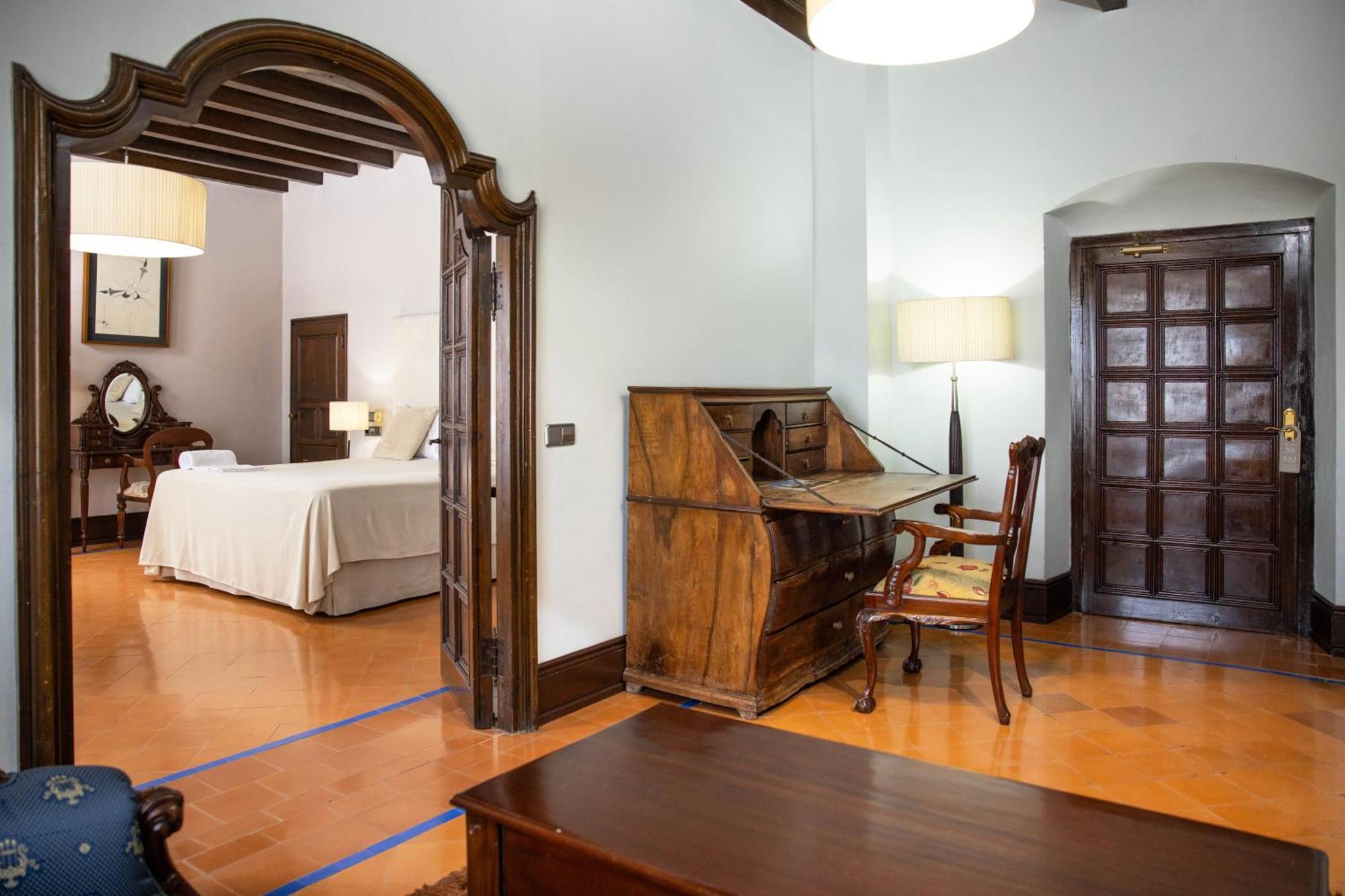 Rvhotels Palau Lo Mirador Torroella De Montgri Luaran gambar