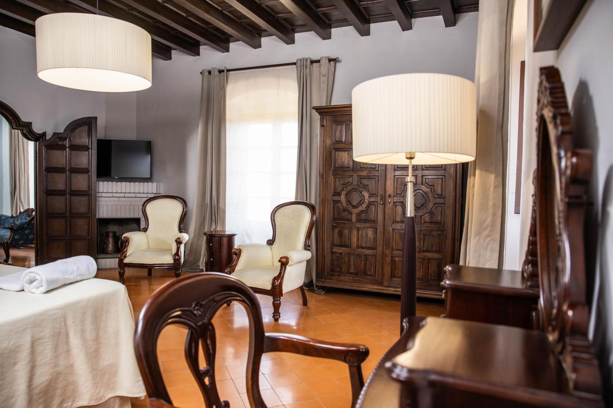 Rvhotels Palau Lo Mirador Torroella De Montgri Luaran gambar
